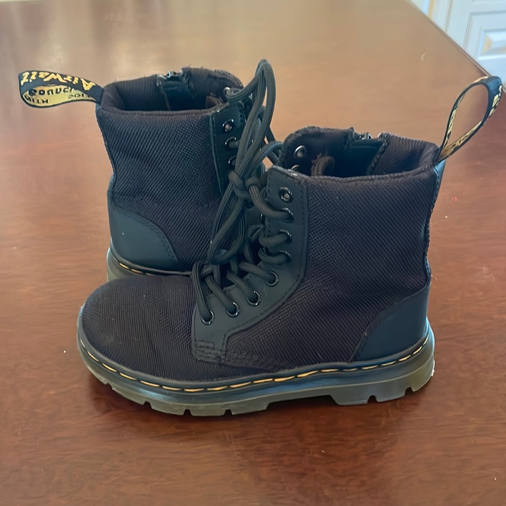 Dr Martens Junior Combs